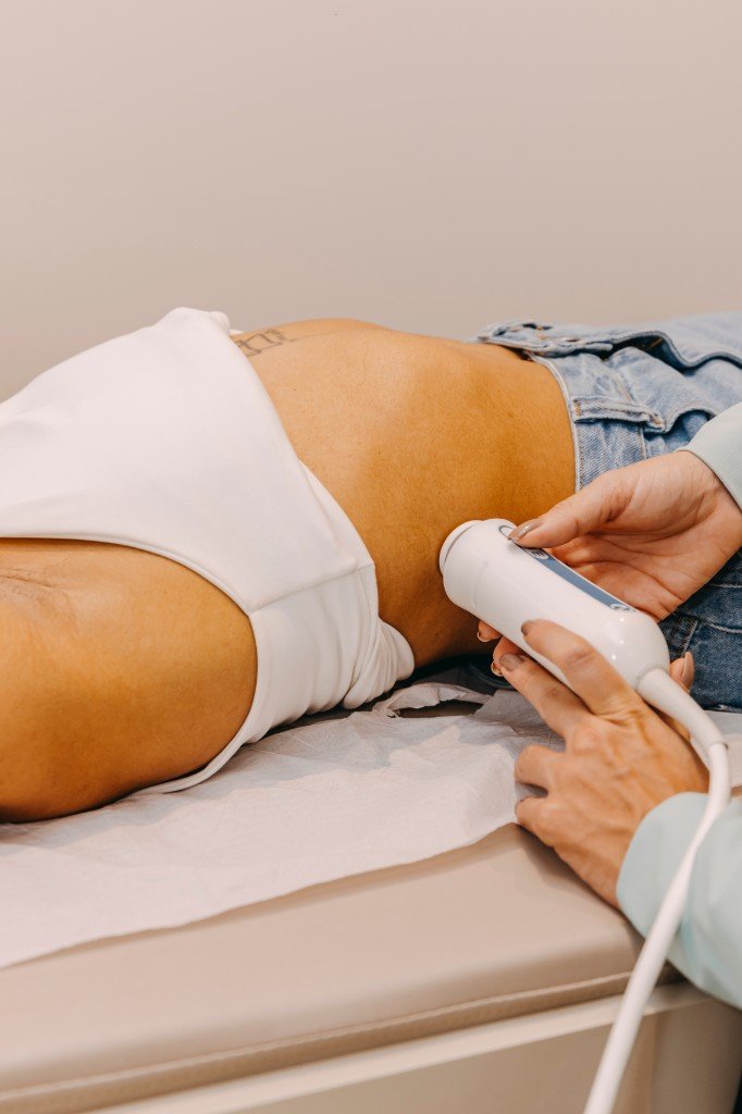 Exame por ultrassom realizado na clínica